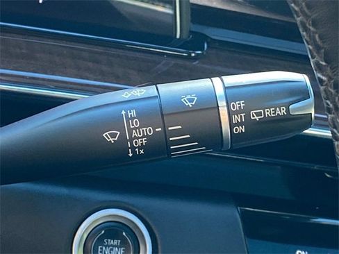 Used 2021 Cadillac Escalade Premium Luxury Platinum image 25