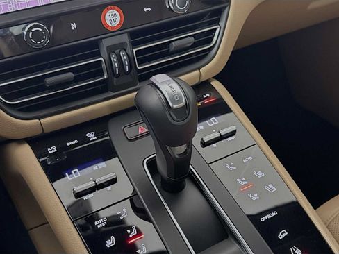 Certified 2026 Porsche Macan AWD/4WD image 20
