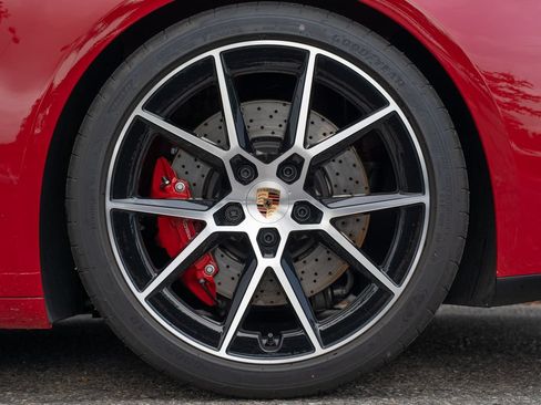 Used 2025 Porsche 911 Carrera GTS RWD image 13