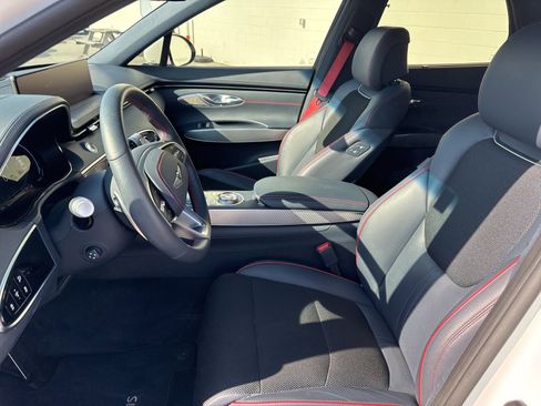 Used 2024 Genesis GV70 2.5T w/ Sport Prestige Package image 23