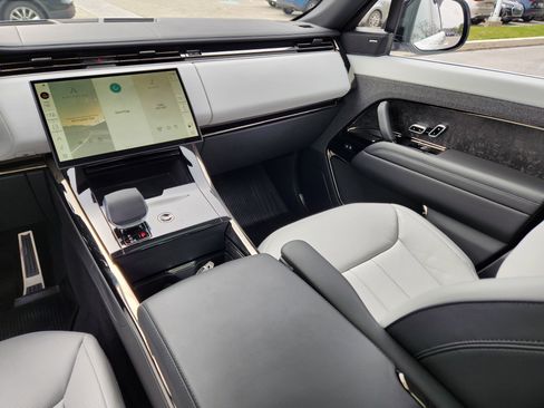 Certified 2025 Land Rover Range Rover Sport Dynamic SE image 14