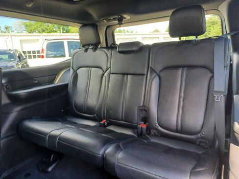 Used 2024 Jeep Wagoneer Series II w/ Premium Group I AWD/4WD image 20