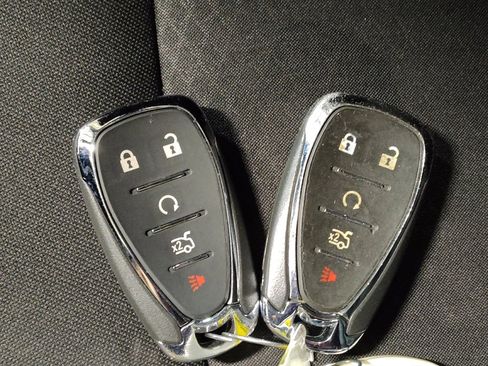 Used 2018 Chevrolet Malibu LT image 32