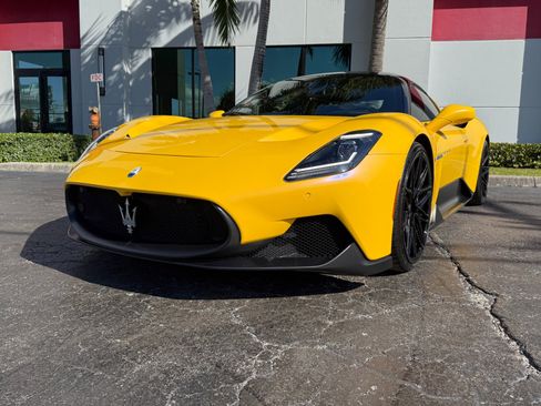 Used 2022 Maserati MC20 Coupe image 9