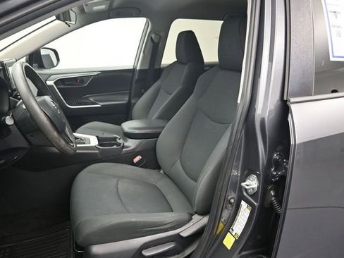 Used 2020 Toyota RAV4 LE image 11