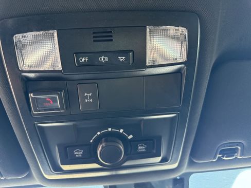 Used 2020 Toyota Tacoma TRD Off-Road w/ Technology Package image 21