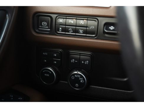 Used 2022 Chevrolet Suburban High Country AWD/4WD image 27