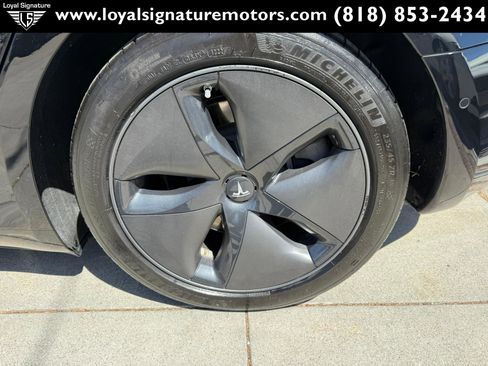 Used 2019 Tesla Model 3 Standard Range image 12