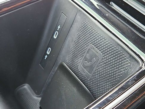 Used 2023 Volkswagen ID.4 Pro image 31