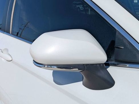 Used 2023 Toyota Camry SE FWD image 9