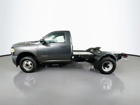 Used 2022 RAM 3500 Tradesman RWD image 4