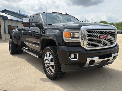Used 2015 GMC Sierra 3500 Denali w/ Duramax Plus Package image 38
