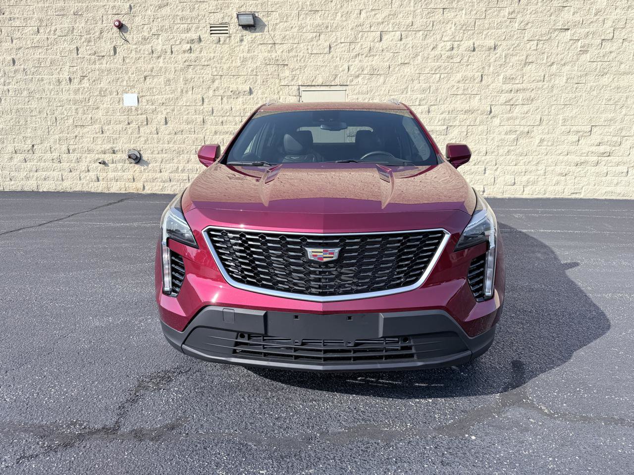 Used 2023 Cadillac XT4 Luxury w/ Cold Weather Package AWD/4WD image 8