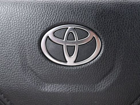 Used 2025 Toyota Tacoma SR5 AWD/4WD image 9