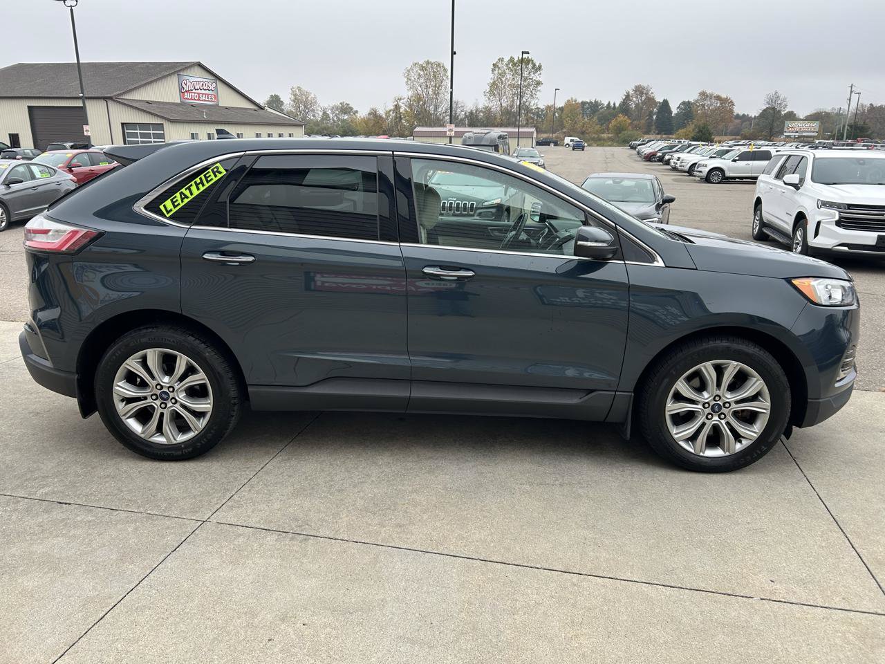 Used 2019 Ford Edge Titanium w/ Cold Weather Package AWD/4WD image 4