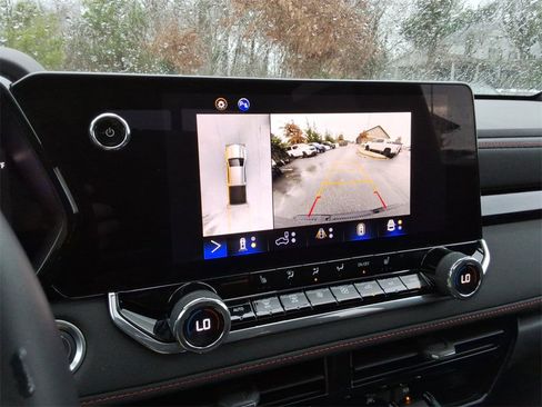 Certified 2024 Chevrolet Colorado Z71 w/ Z71 Convenience Package 2 image 31