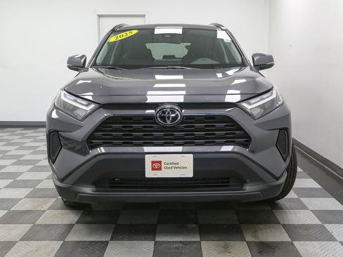 Used 2025 Toyota RAV4 XLE AWD/4WD image 4