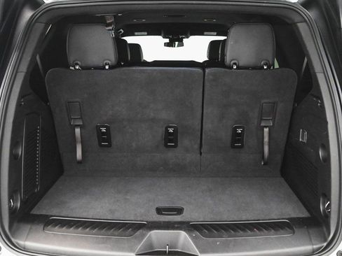 Used 2025 Chevrolet Tahoe LT image 38