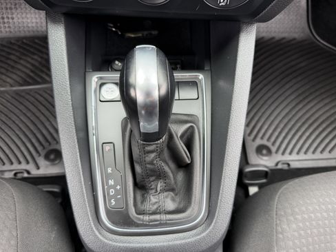 Used 2016 Volkswagen Jetta SE FWD image 29