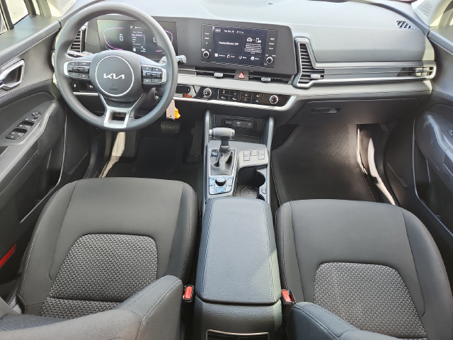 Used 2025 Kia Sportage LX FWD image 17