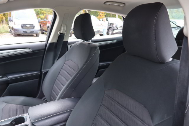 Used 2020 Ford Fusion SE AWD/4WD image 11