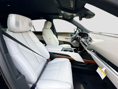 New 2026 Cadillac Vistiq Luxury image 30