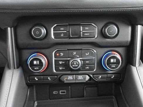 Used 2024 Chevrolet Tahoe Z71 w/ Luxury Package AWD/4WD image 16