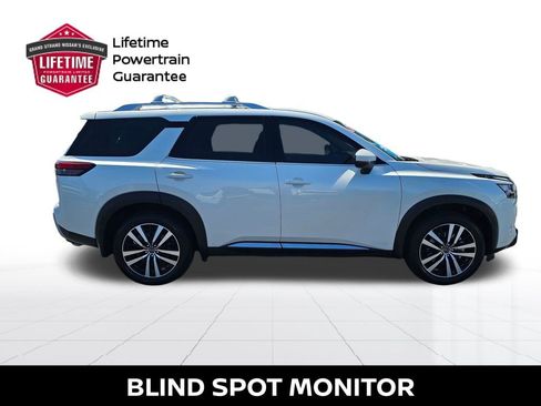 Used 2025 Nissan Pathfinder Platinum w/ Cargo Package image 8