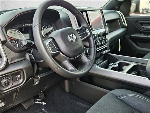 New 2026 RAM 1500 Express AWD/4WD image 3