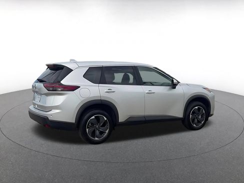 Used 2025 Nissan Rogue SV FWD image 15