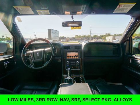 Used 2017 Lincoln Navigator Select image 2