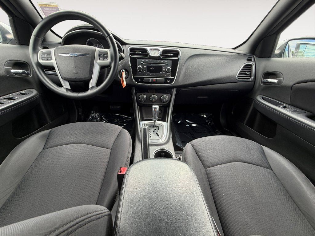 Used 2014 Chrysler 200 Touring FWD image 12