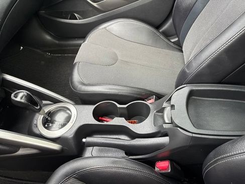 Used 2012 Hyundai Veloster w/ Style Pkg FWD image 19