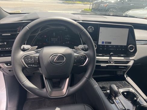 Used 2025 Lexus RX 350 FWD w/ Technology Package image 18