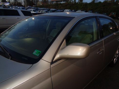 Used 2008 Toyota Avalon XL image 10