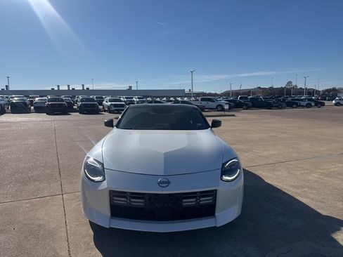 Certified 2025 Nissan Z Sport w/ Floor Mat Package image 4