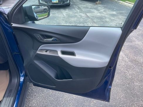 Used 2023 Chevrolet Equinox LS w/ LS Convenience Package image 18