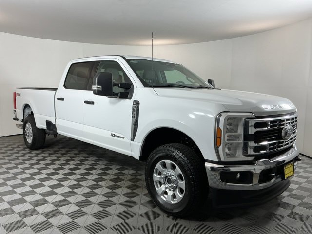 Used 2024 Ford F350 XLT w/ FX4 Off-Road Package AWD/4WD image 3