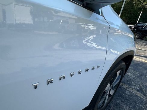 Used 2023 Chevrolet Traverse LT w/ LT Premium Package AWD/4WD image 31