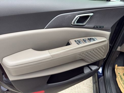 New 2026 Kia Carnival EX image 8