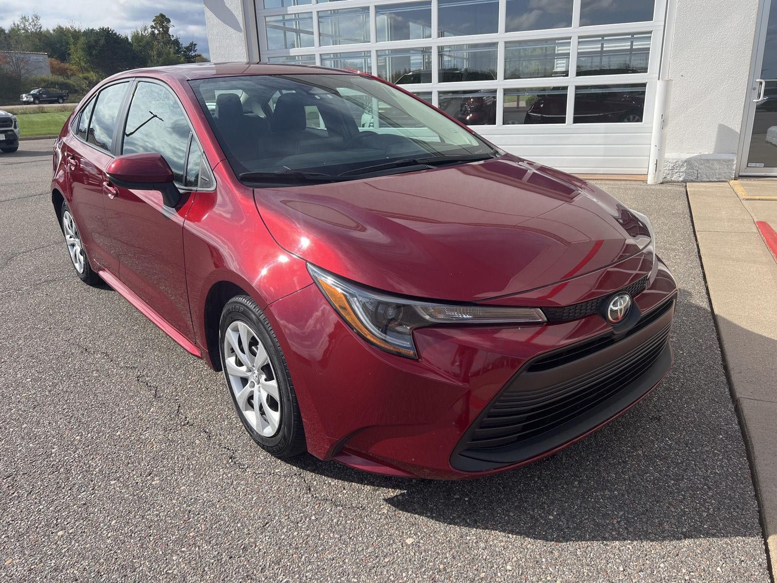 Used 2025 Toyota Corolla LE FWD image 26