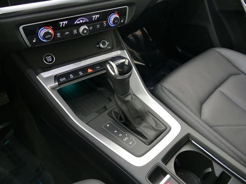 Used 2024 Audi Q3 2.0T Premium Plus w/ Premium Plus Package image 11