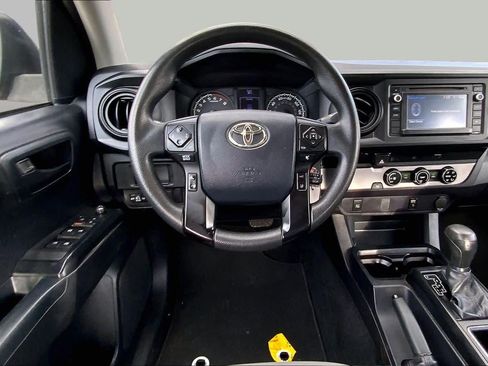 Used 2018 Toyota Tacoma SR w/ SR Convenience Package RWD image 6