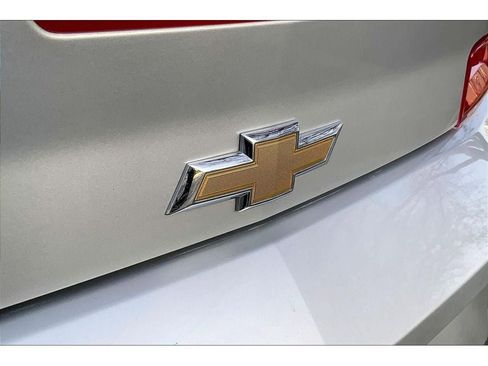 Used 2018 Chevrolet Camaro LT image 31