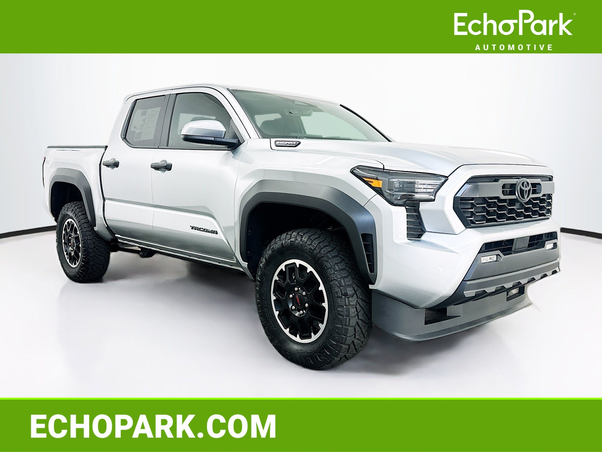 Used 2025 Toyota Tacoma TRD Off-Road AWD/4WD image 1