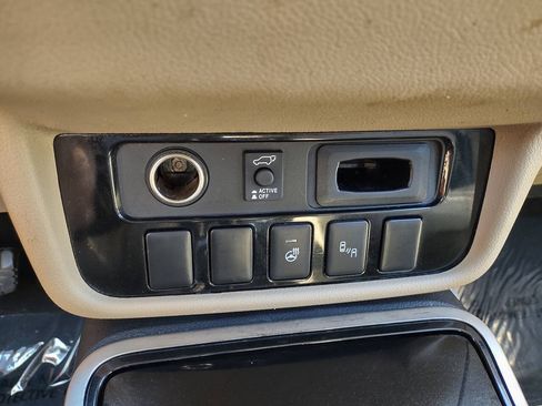 Used 2018 Mitsubishi Outlander SEL AWD/4WD image 22