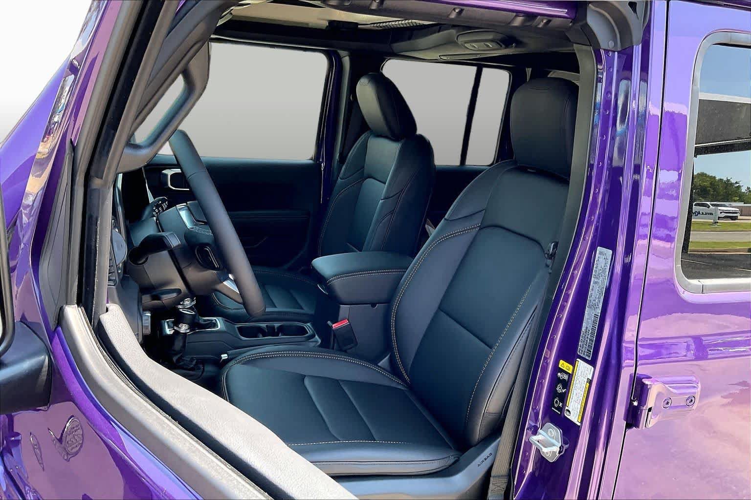 New 2026 Jeep Wrangler Unlimited Sahara AWD/4WD image 9
