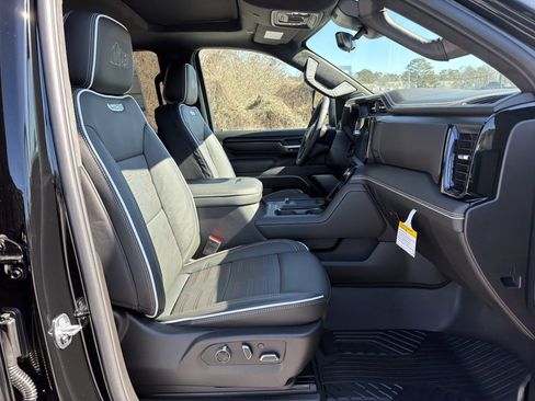 New 2026 GMC Sierra 2500 AT4X w/ AT4X AEV Edition image 16