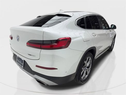 Used 2024 BMW X4 xDrive30i image 9