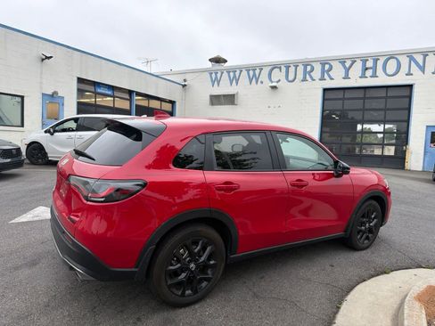Used 2024 Honda HR-V Sport image 9